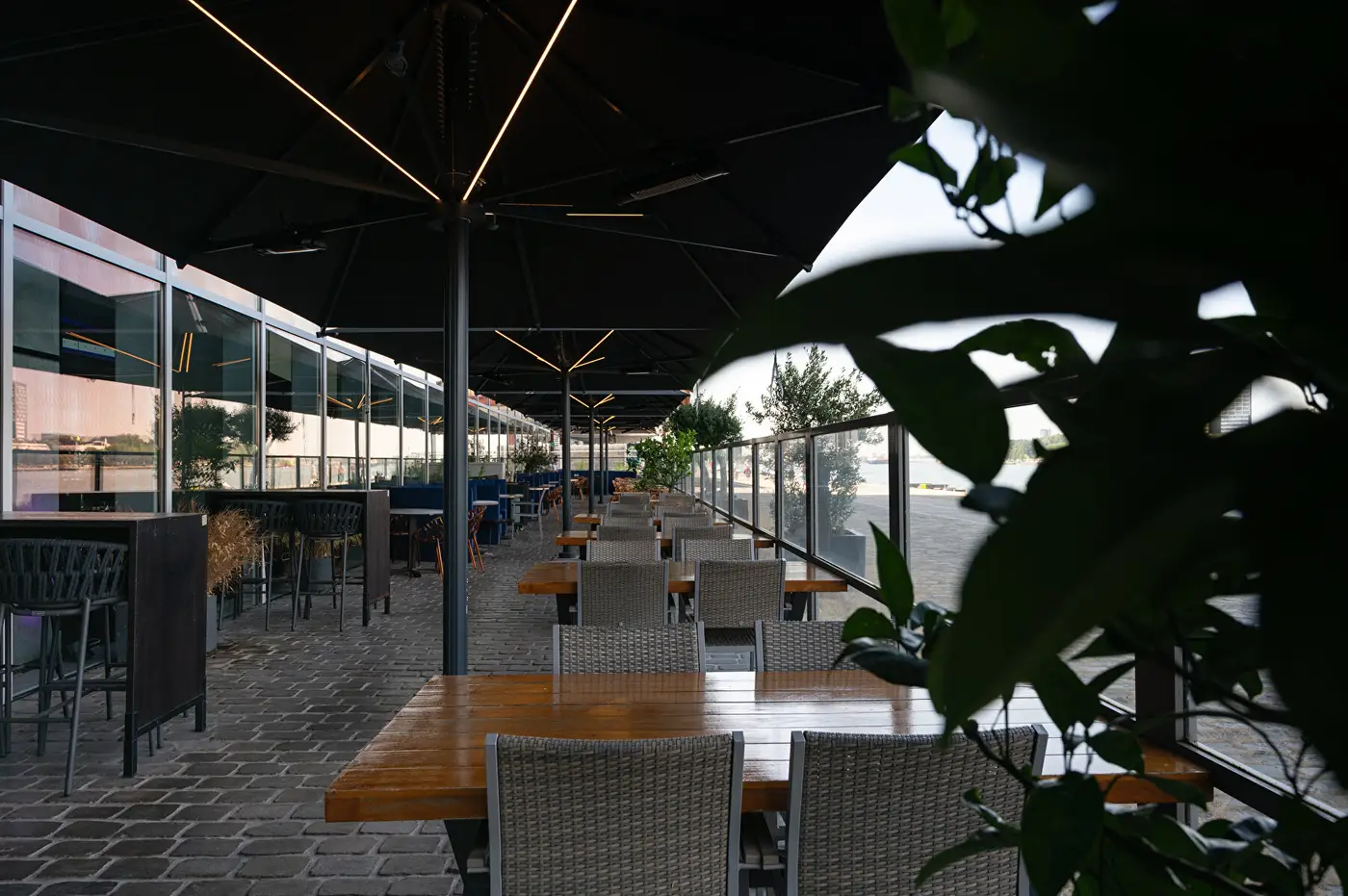 Aqua Asia Club — Glatz Palazzo Royal installation photo 4