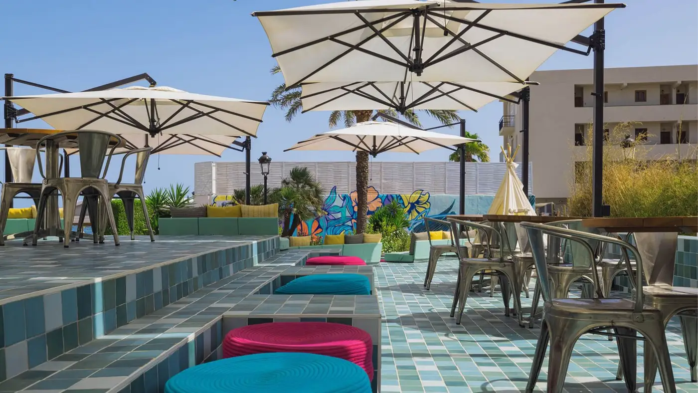 W Hotel Pool Deck — FIM Flexy Large installation photo 7